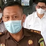 Kasi Penkum Kejati Sumsel, Khaidirman SH MH saat diwawancarai wartawan.